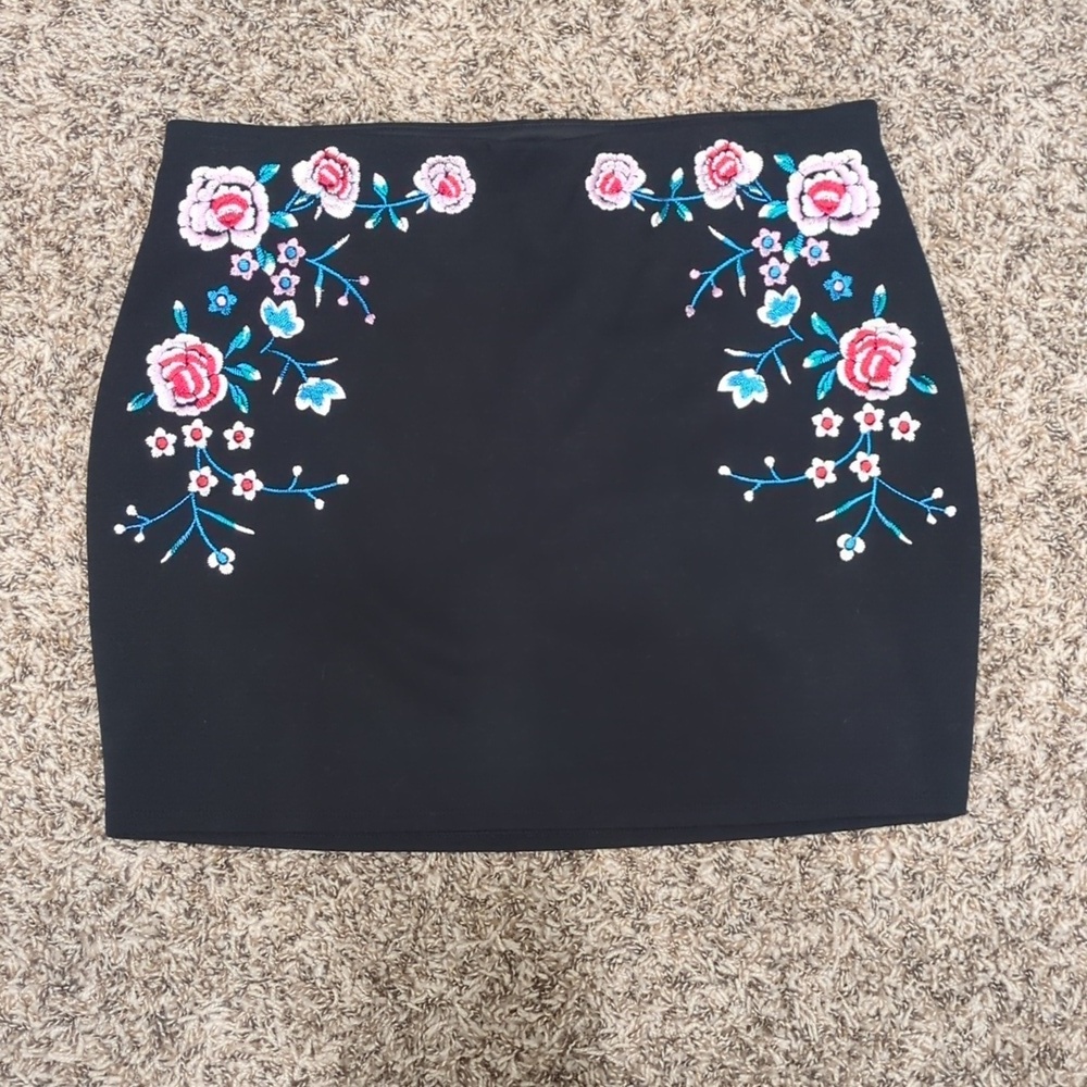 Express black floral embroidered mini skirt